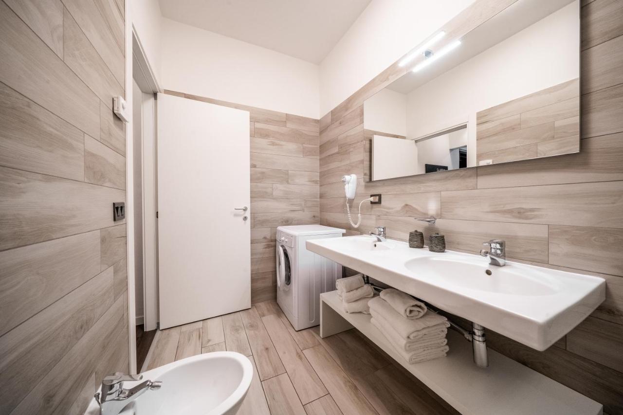 Appartamenti Vasco Renna Surf Center Torbole Sul Garda Luaran gambar