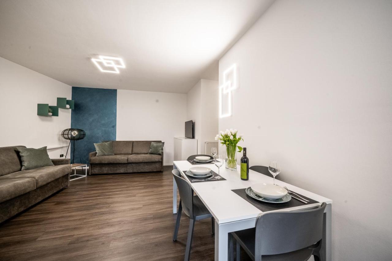 Appartamenti Vasco Renna Surf Center Torbole Sul Garda Luaran gambar