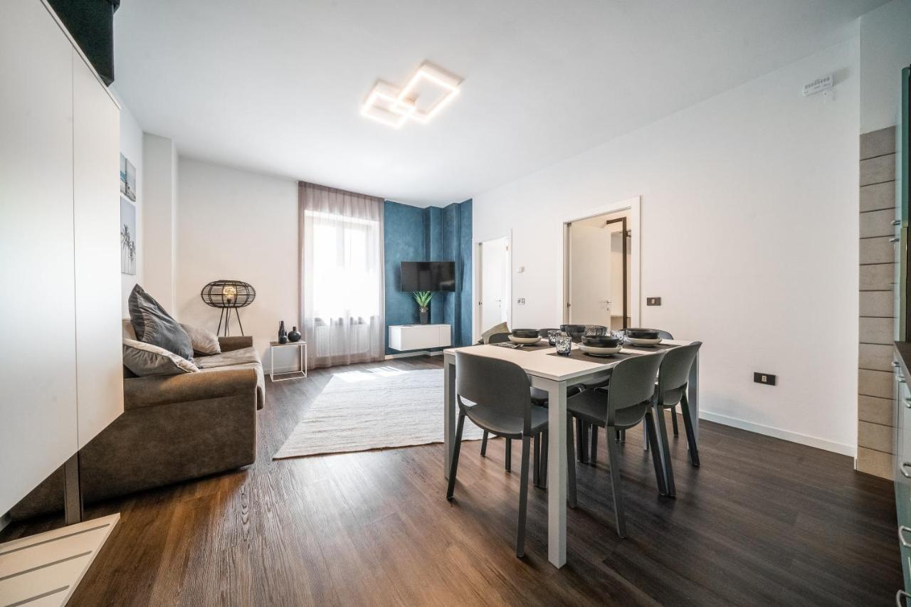 Appartamenti Vasco Renna Surf Center Torbole Sul Garda Luaran gambar